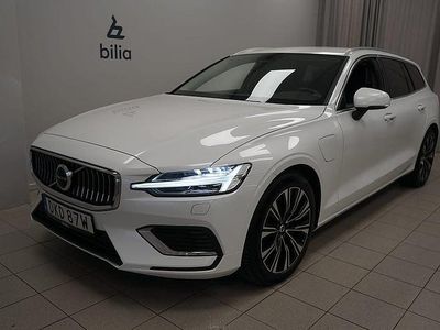 Vit Begagnad 2022 Volvo V60 Core Kombi | 359 900 kr (Marknadspris)