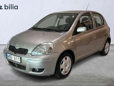 Grå Begagnad 2004 Toyota Yaris Halvkombi | 39 900 kr (Lite dyr)