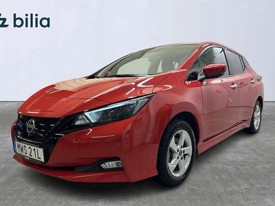 Röd Begagnad 2023 Nissan Leaf N-Connecta Halvkombi | 239 900 kr (Marknadspris)