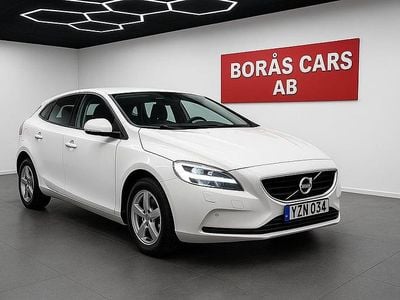 Vit Begagnad 2017 Volvo V40 R-Design Halvkombi | 189 900 kr (Marknadspris)