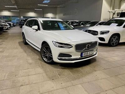 Vit (crystal vit metallic) Begagnad 2022 Volvo V90 Core Kombi | 398 000 kr (Bra pris)