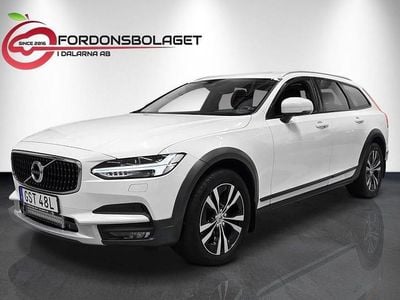 Vit Begagnad 2019 Volvo V90 CC Momentum Kombi | 259 000 kr (Marknadspris)