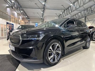 Svart Begagnad 2022 Skoda Enyaq iV Family SUV | 369 900 kr (Bra pris)