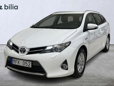 Begagnad Toyota Auris Touring Sports Active 137 HK (100 kW) 2013 Vit Kombi