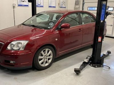 begagnad Toyota Avensis Sedan 1.8 VVT-i