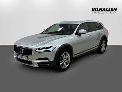 Silver Begagnad 2017 Volvo V90 CC Kombi | 299 900 kr (Marknadspris)