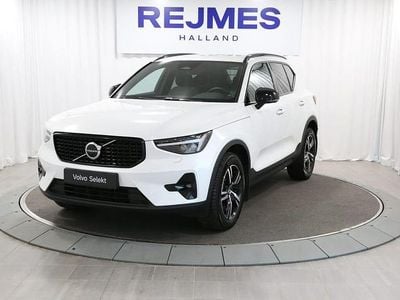 Vit Begagnad 2023 Volvo XC40 Plus SUV | 369 500 kr (Marknadspris)