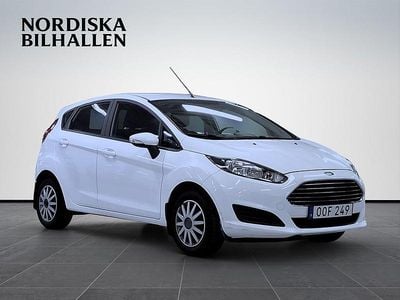 Vit Begagnad 2015 Ford Fiesta Trend Halvkombi | 89 795 kr (Marknadspris)