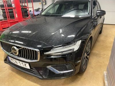 Svart Begagnad 2023 Volvo V60 Core Kombi | 359 000 kr
