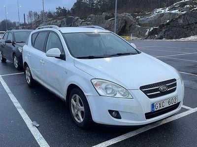 Gräddvitt Begagnad 2008 Kia Ceed Halvkombi | 15 000 kr (Lite dyr)