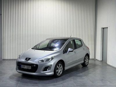Ljusgrå Begagnad 2013 Peugeot 308 Halvkombi | 39 900 kr (Marknadspris)