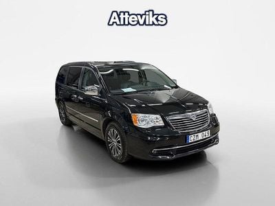 Svart Begagnad 2013 Lancia Voyager Minibuss | 159 900 kr (Dyr)