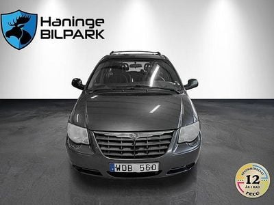 Begagnad Chrysler Grand Voyager 174 HK (127 kW) 2004 Grå Minibuss