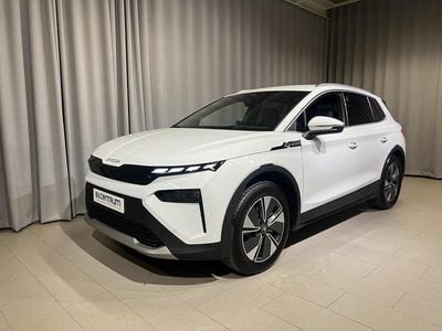 Vit Begagnad 2025 Skoda Elroq SUV | 519 900 kr (Marknadspris)