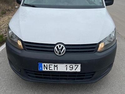 Begagnad VW Caddy 102 HK (75 kW) 2013 Vit Minibuss