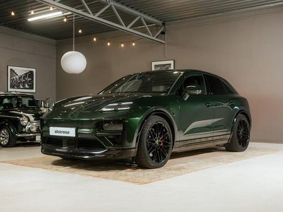 Begagnad Porsche Macan Turbo 469 kW (639 HK) 2024 Grön SUV