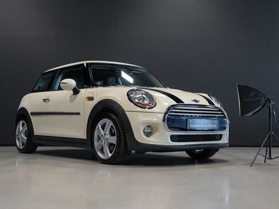 begagnad Mini Cooper 3-dörrars Pepper pkt Panoramatak 2015, Halvkombi