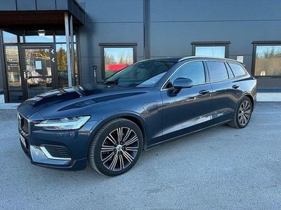 Begagnad Volvo V60 253 HK (186 kW) 2022 Mörkblå Kombi