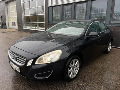 Svart Begagnad 2012 Volvo S60 Momentum Sedan | 64 900 kr (Marknadspris)