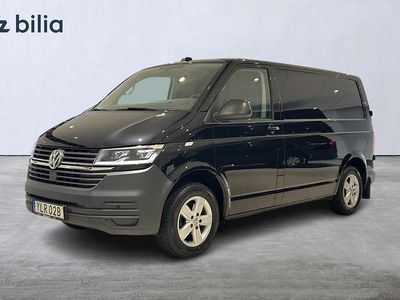 Svart Begagnad 2021 VW Transporter Van | 329 900 kr