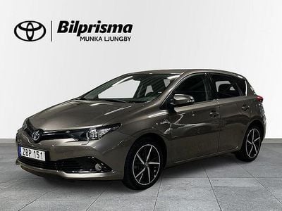 Mörkgrå Begagnad 2017 Toyota Auris Hybrid Edition Halvkombi | 189 900 kr (Marknadspris)