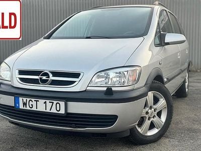 Grå Begagnad 2004 Opel Zafira Minibuss | 29 900 kr (Lite dyr)