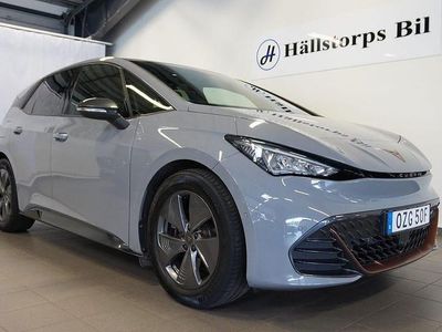 Ljusgrå (grå) Begagnad 2022 Cupra Born e-Boost Halvkombi | 259 900 kr (Marknadspris)