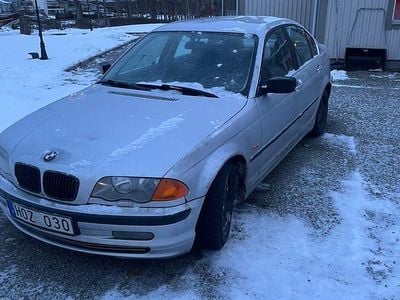 Begagnad 1999 BMW 320 Sedan | 17 000 kr
