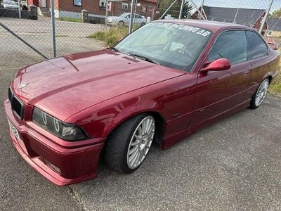 Calypsorödmetallic Begagnad 1998 BMW 323 Sportkupé | 129 000 kr