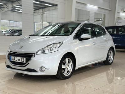 Vit Begagnad 2014 Peugeot 208 Halvkombi | 54 900 kr (Marknadspris)