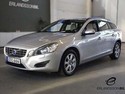 Ljusgrå Begagnad 2011 Volvo V60 Momentum Kombi | 114 900 kr (Marknadspris)