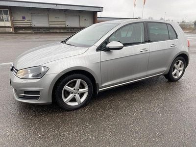 Begagnad VW Golf VII 105 HK (77 kW) 2014 Silver Halvkombi