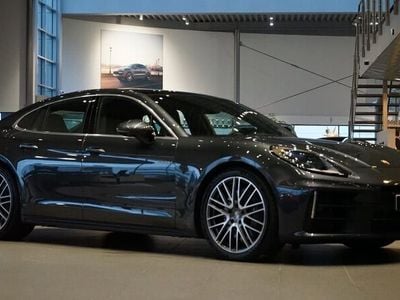 Porsche Panamera 4