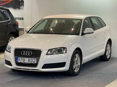 Begagnad Audi A3 Sportback Attraction 126 HK (92 kW) 2010 Vit Halvkombi