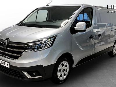Grå Ny 2025 Renault Trafic Minibuss | 447 375 kr