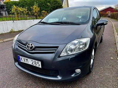 Grå/blå Begagnad 2010 Toyota Auris | 28 000 kr (Marknadspris)