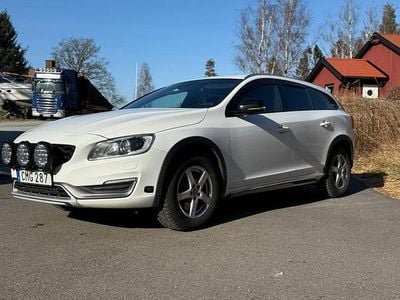 Begagnad Volvo V60 CC 190 HK (139 kW) 2016 Kombi