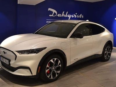 Vit Begagnad 2022 Ford Mustang Mach-E Standard Range SUV | 359 000 kr (Marknadspris)