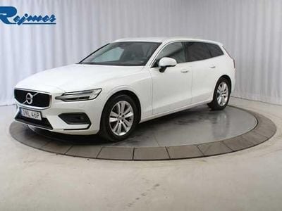 Ice vit Begagnad 2020 Volvo V60 Momentum Kombi | 229 000 kr (Bra pris)