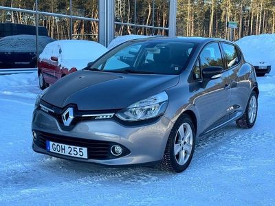 Grå Begagnad 2014 Renault Clio IV Halvkombi | 79 900 kr (Marknadspris)