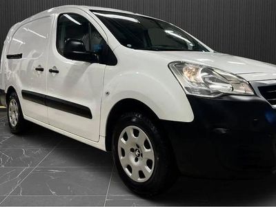 Vit Begagnad 2018 Peugeot Partner Minibuss | 89 900 kr (Bra pris)
