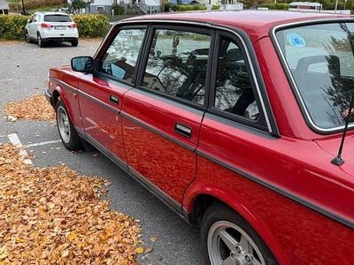Begagnad 1987 Volvo 240 Sedan | 65 000 kr
