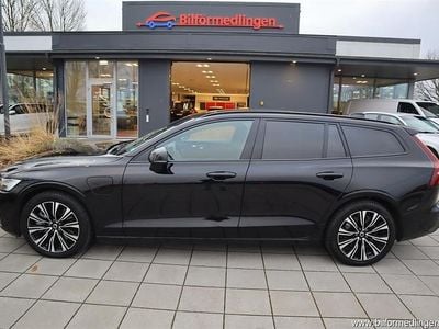 Svart svart Begagnad 2025 Volvo V60 Plus Kombi | 439 900 kr (Marknadspris)