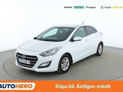 Vit Begagnad 2016 Hyundai i30 Premium Halvkombi | 111 000 kr (Marknadspris)