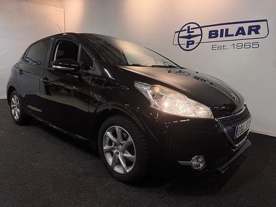 Svart Begagnad 2013 Peugeot 208 Halvkombi | 74 000 kr