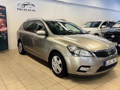 Begagnad Kia Ceed Sportswagon 128 HK (94 kW) 2012 Silver Kombi