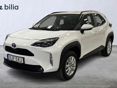 Vit Begagnad 2022 Toyota Yaris Hybrid Active | 259 900 kr (Marknadspris)