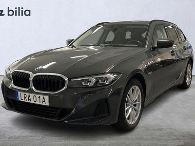 Grå Begagnad 2022 BMW 330e Sport Line Kombi | 339 900 kr (Marknadspris)