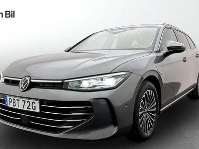 Mörkgrå Begagnad 2025 VW Passat Elegance Kombi | 479 900 kr (Marknadspris)