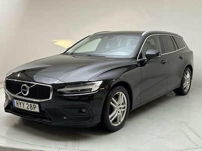 Svart Begagnad 2021 Volvo V60 Momentum Kombi | 210 000 kr (Bra pris)